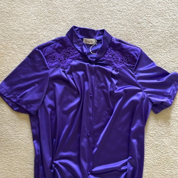 VTG Vanity Fair Purple Robe Button Front Floral Embroidery Sz L - Picture 7 of 11